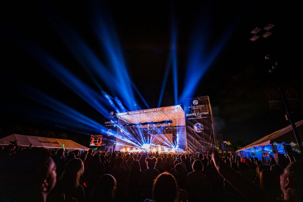 musikfest-chainsmokers-jessefaatzphotography